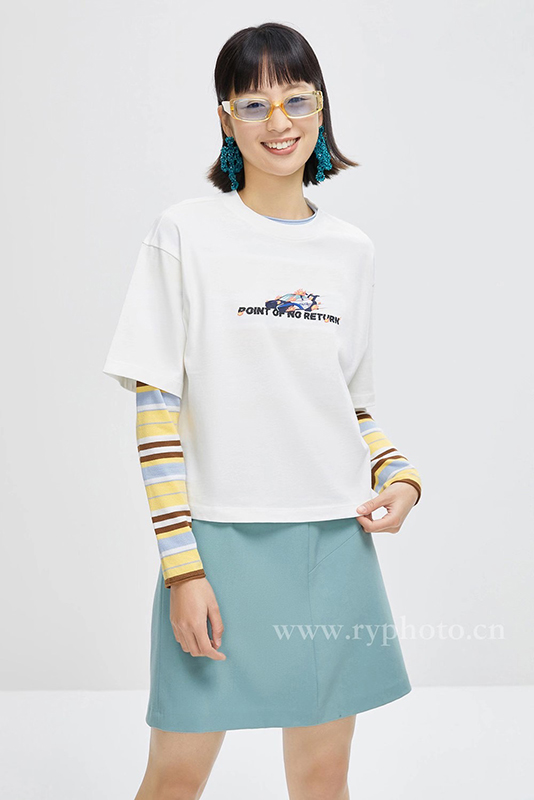 江蘇南京專業服裝(zhuāng)攝影公(gōng)司-時裝(zhuāng)拍攝工(gōng)作(zuò)室-服裝(zhuāng)拍照-時裝(zhuāng)攝影-淘寶女裝(zhuāng)産(chǎn)品畫冊(圖1)